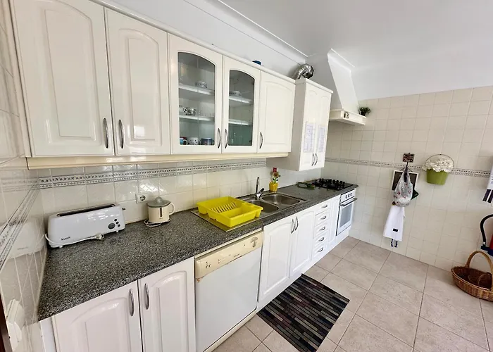 29 - Casa São Bernardino * Atouguia Da Baleia